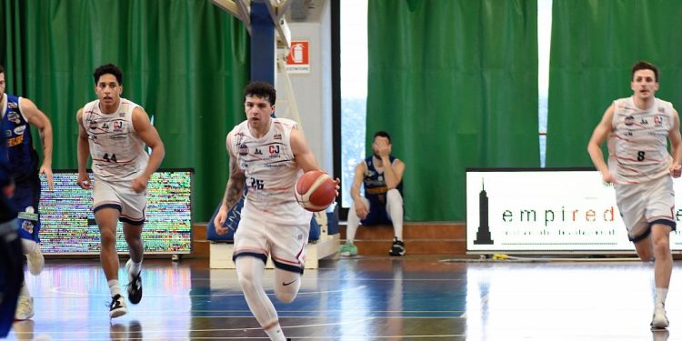 Playoff gara 1 Avellino-CJ Taranto, Rocchi: “Determinati a vincere la serie!”