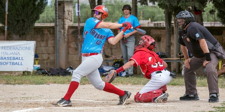 I Tritons Taranto Baseball mantengono la vetta del campionato con una vittoria cruciale sui Warriors di Bari