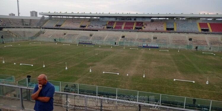 Taranto, manto erboso Iacovone praticamente distrutto: tutto da rifare
