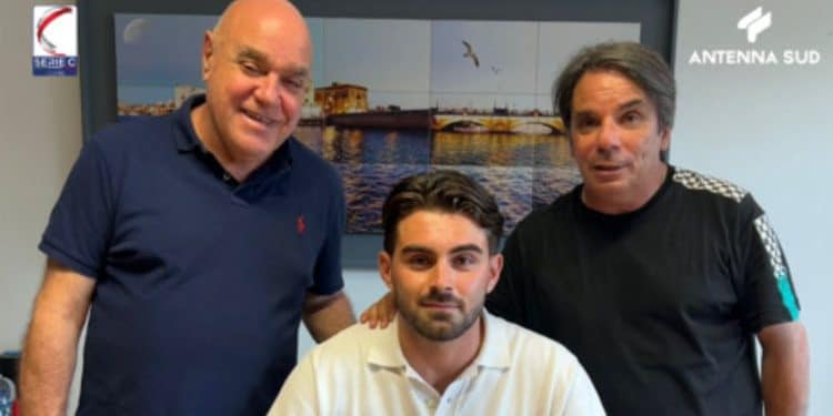 Taranto, ufficiale: rinnova Andrea Loliva