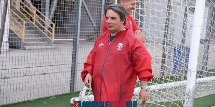 Taranto, la squadra abbraccia i tifosi: la fotogallery