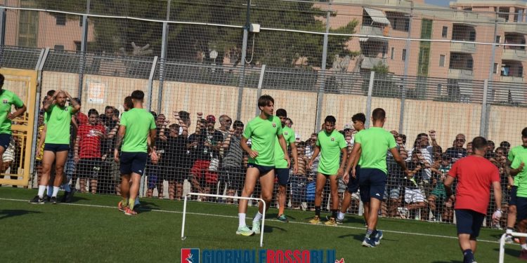 Taranto, la squadra abbraccia i tifosi: la fotogallery