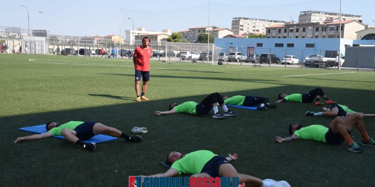 Taranto, la squadra abbraccia i tifosi: la fotogallery