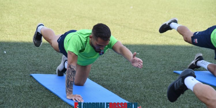 Taranto, la squadra abbraccia i tifosi: la fotogallery