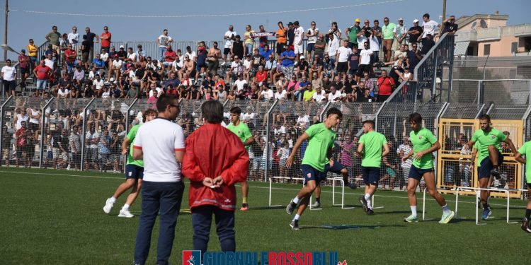 Taranto, la squadra abbraccia i tifosi: la fotogallery