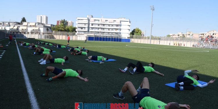 Taranto, la squadra abbraccia i tifosi: la fotogallery