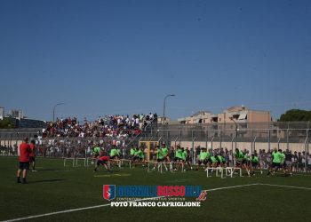 Taranto, la squadra abbraccia i tifosi: la fotogallery