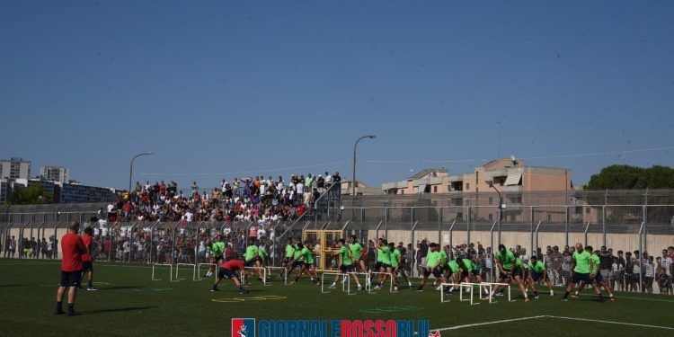 Taranto, la squadra abbraccia i tifosi: la fotogallery