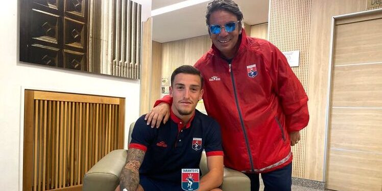 Taranto, ufficiale: prolunga Mastromonaco