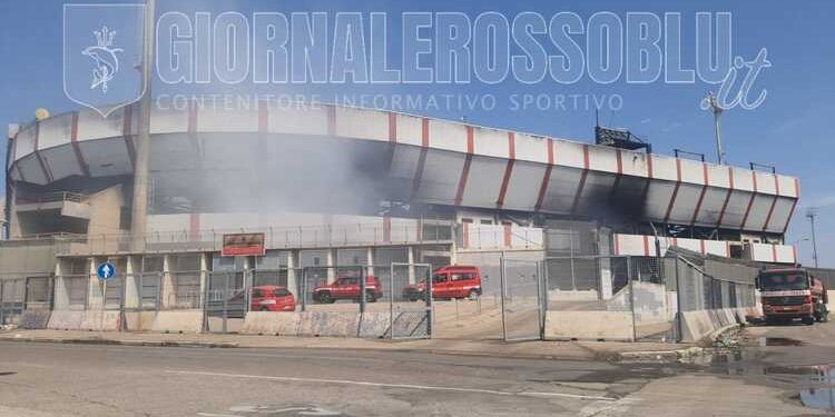 Taranto, Iacovone senza pace: l’incendio riprende vigore