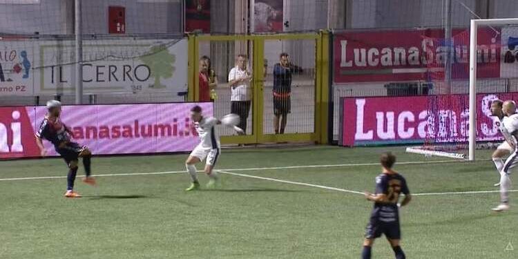 Picerno-Taranto 1-1, la moviola: c’è un rigore non dato per i lucani