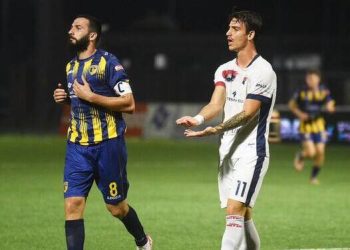 Il Taranto cade a Giugliano: in vantaggio con Cianci, rimontato dai gol di De Sena e Bernardotto
