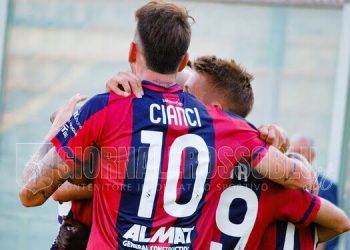 Taranto-Crotone 2-1, la fotogallery