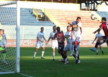 Taranto-Crotone 2-1, la fotogallery