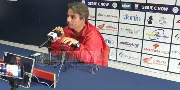 Taranto, Capuano: “Trasferta difficile, ma i derby bisogna vincerli”