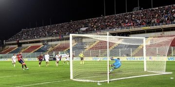 Taranto-Juve Stabia 0-2, la moviola: disastroso Galipò, evidente fallo di mano sul gol di Candellone