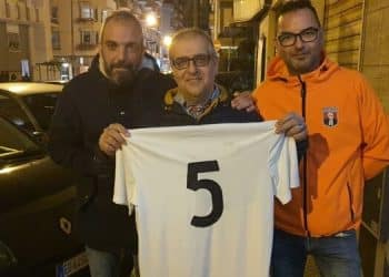 Taranto, tifosi: lo Zoccolo Duro omaggia GiornaleRossoBlu.it