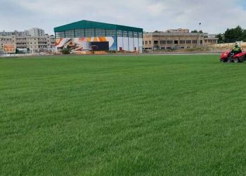 Stadio “Valente”: pronto il manto erboso, parte la posa della pista