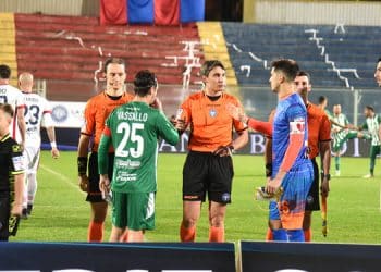 Taranto-Monopoli 1-0, la moviola: giusto il giallo per trattenuta su Kanoute