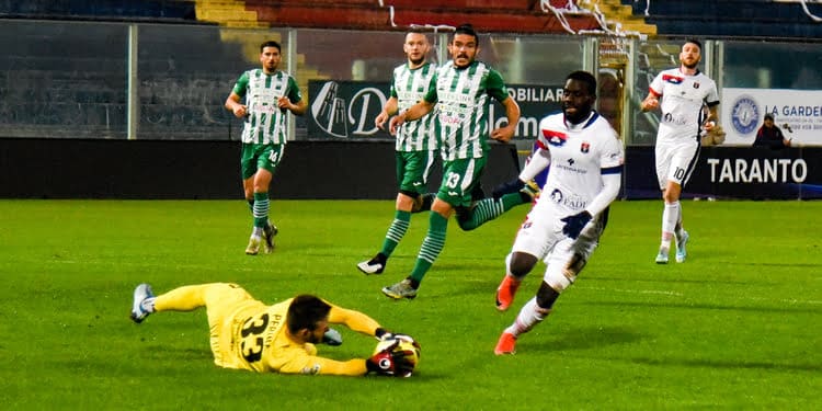 Il Taranto vince il derby col Monopoli e vola al quinto posto. Di Antonini il gol decisivo per l’1-0