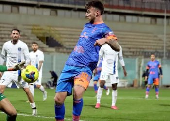 Taranto-Latina 2-1, la moviola: c’è il rigore su Ferrara