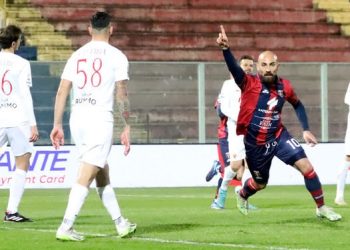Taranto-Benevento 2-2, la cronaca: botta e risposta, uno spettacolo che finisce in parità
