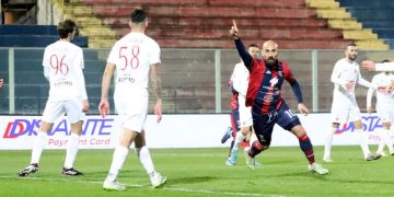 Taranto-Benevento 2-2, la cronaca: botta e risposta, uno spettacolo che finisce in parità