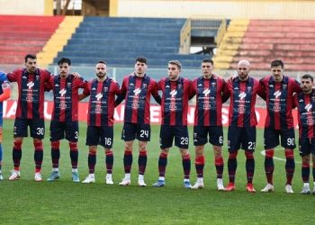 Taranto, prova emozionante e pareggio pirotecnico: col Benevento è 2-2 allo stadio Iacovone