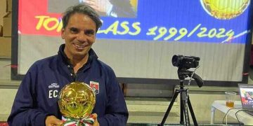 Taranto, premiato mister Ezio Capuano