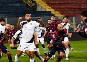 Taranto-Giugliano 1-0, la moviola: ammonizione giusta e ingenua per Simeri