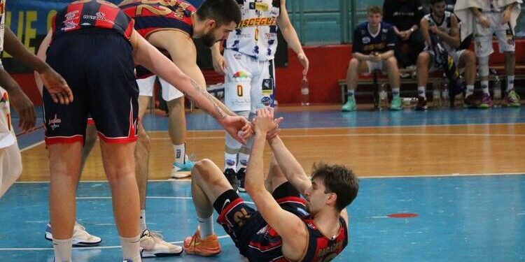 Bisceglie-CJ Basket 86-72: Taranto contata e debilitata se la gioca alla grande