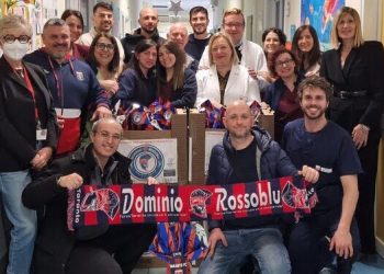 Taranto, i calciatori rossoblu in visita al “Nadia Toffa”