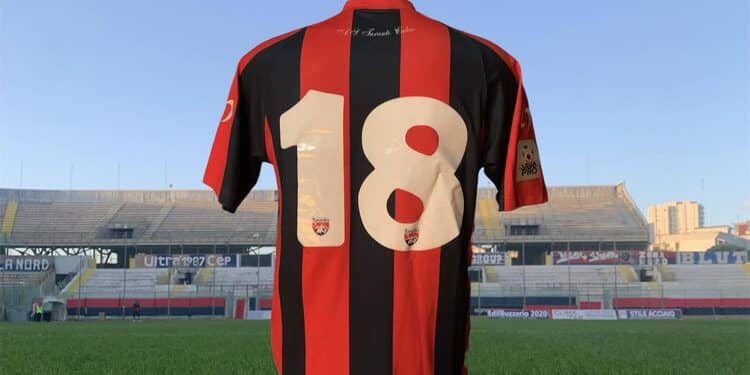 Taranto, la maglia storica: la maglia di Matteo Guazzo per la stagione 2010/11