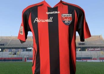Taranto, la maglia storica: la maglia di Matteo Guazzo per la stagione 2010/11