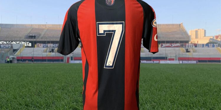 Taranto, la maglia storica: la maglia di Giampaolo Ciarcià per la stagione 2013/14