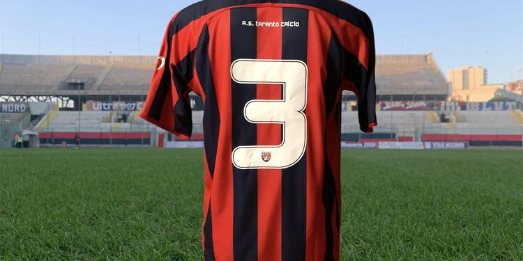 Taranto, la maglia storica: la maglia di Fabio Prosperi per la stagione 2011/12