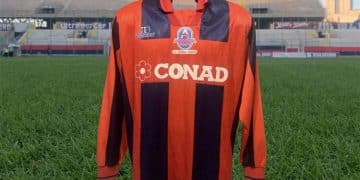 Taranto, la maglia storica: la maglia di Vincenzo Rubino per la stagione 1999/20