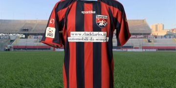 Taranto, la maglia storica: la maglia di Fabio Prosperi per la stagione 2011/12