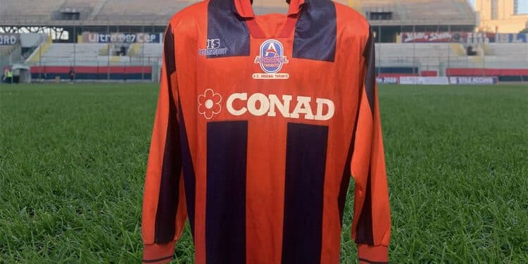 Taranto, la maglia storica: la maglia di Vincenzo Rubino per la stagione 1999/20