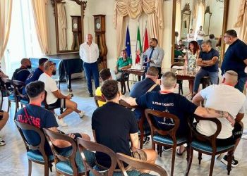 Il sindaco Melucci incontra la tifoseria rossoblù