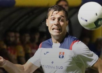 Giugliano-Taranto 1-0, la cronaca: esordio con sconfitta di rigore