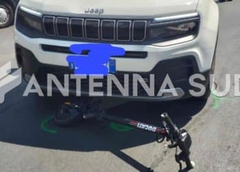 Taranto, auto investe monopattino: ferito gravemente 45enne