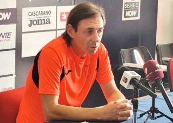 Taranto, Gautieri: “Dobbiamo pensare solo a lavorare. Non avere i tifosi dispiace”