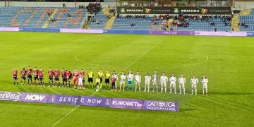 Crotone-Taranto 2-1, la cronaca: Shiba illude, poi la rimonta. Ancora una delusione