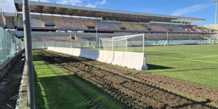 Entrano nel vivo gli interventi di demolizione parziale dello stadio Iacovone