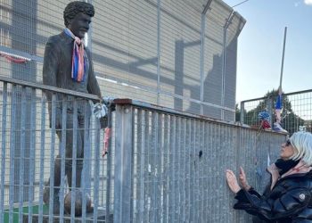Taranto, statua Iacovone: i tifosi ci chiedono di tutelarla
