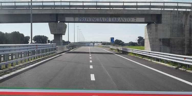 Inaugurata la Tangenziale Sud: “Una giornata da ricordare per i tarantini”