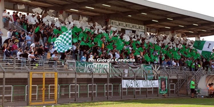Corteo non autorizzato prima di Manduria – Massafra: il Questore di Taranto emette 19 DA.SPO. nei confronti degli ultrà locali