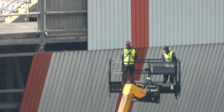 Inizia la demolizione del settore inferiore della tribuna dello Stadio Erasmo Iacovone