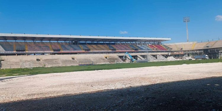Proseguono i lavori allo Stadio Erasmo Iacovone: ecco le foto dall’interno